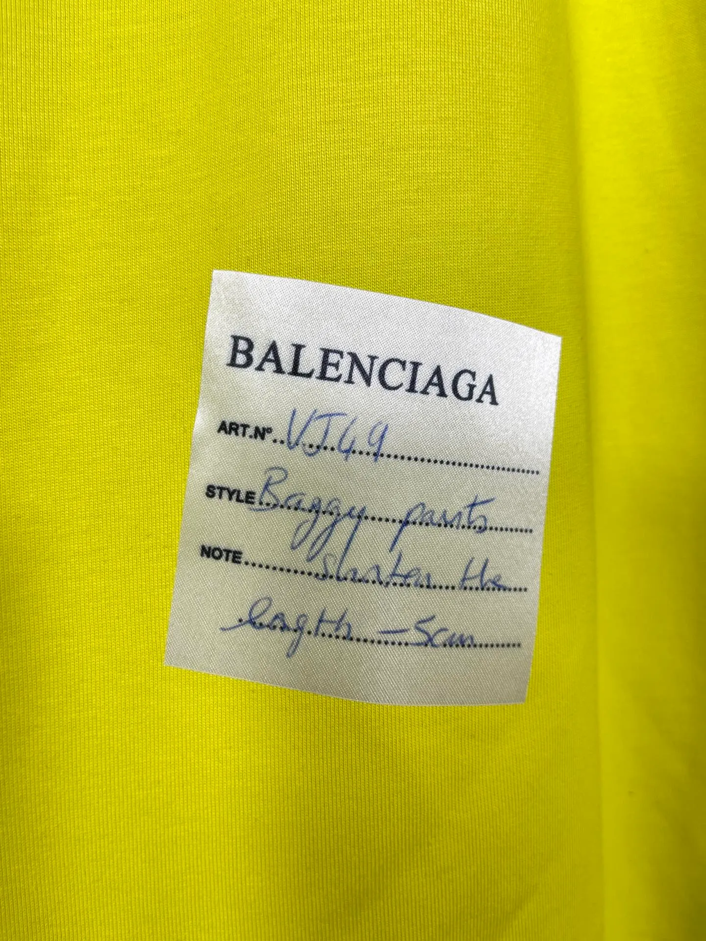 【 . Quality】BALENCI*GA/ . 2024New Arrival. T 。 Y Quality ， ， 。 . Authentic ， ！ ZP 。 260 ， . ， ，。 。 ， 。 OS . Same Style ：BL 223356 : Purple.White.Yellow Size：XS L